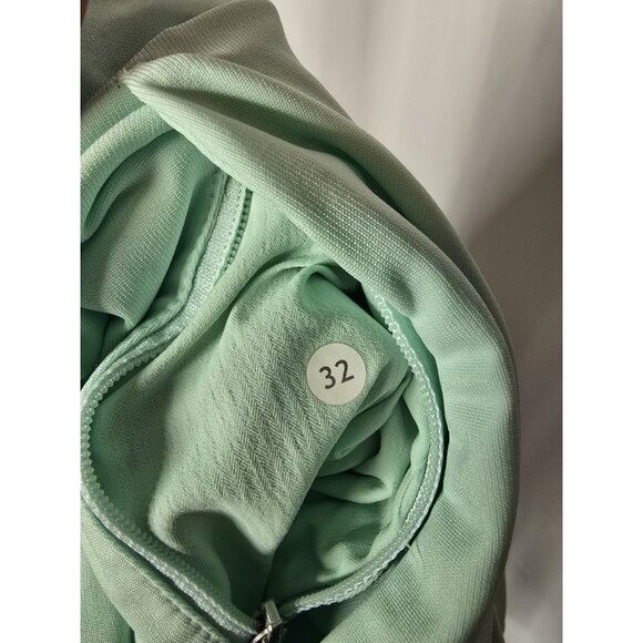 Lululemon Mens Daily Shorts Size 32 Mint Green Belt Loops Athleisure - Picture 4 of 11